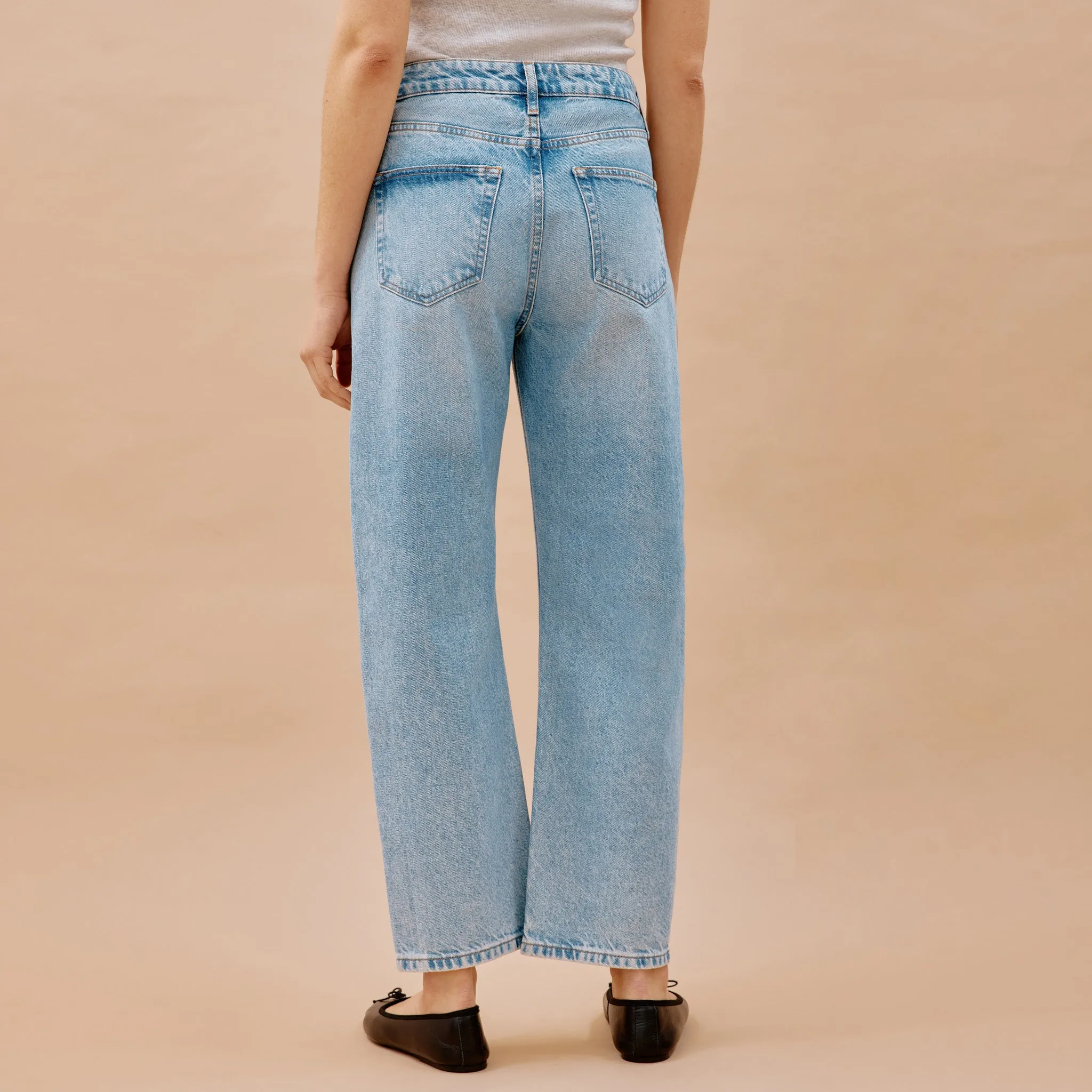 Relaxed Boyfriend Jeans in Light Wash by Albaray